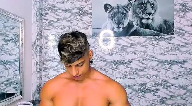 Snapshot of Owen_Muzcle chatting on January 10, 1:42 am Owen Muzcle online show from January 10, 1:42 am