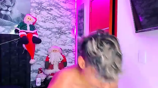 Snapshot of Owen_Muzcle chatting on December 4, 3:32 pm Owen Muzcle online show from December 4, 3:32 pm