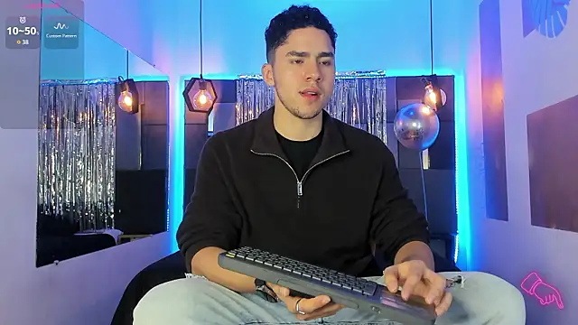 LiamNovak online show from February 20, 12:51 pm