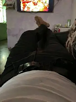 Snapshot of Desiboy___21 chatting on February 19, 10:01 am Desiboy   21 online show from February 19, 10:01 am