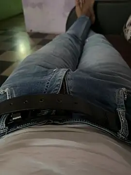 Snapshot of Desiboy___21 chatting on February 18, 10:05 am Desiboy   21 online show from February 18, 10:05 am