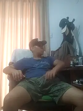 estudiante69 online show from February 4, 8:49 pm