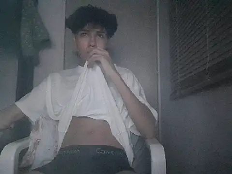 YoursexyJuan online show from January 7, 4:09 am