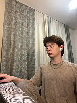 Snapshot of W_N_G_S chatting on February 13, 11:04 pm W N G S online show from February 13, 11:04 pm