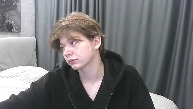 Snapshot of W_N_G_S chatting on October 17, 10:25 pm W N G S online show from October 17, 10:25 pm