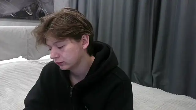 Snapshot of W_N_G_S chatting on September 25, 4:33 am W N G S online show from September 25, 4:33 am