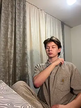 Snapshot of W_N_G_S chatting on March 3, 12:45 am W N G S online show from March 3, 12:45 am