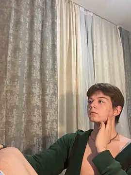 Snapshot of W_N_G_S chatting on December 11, 11:10 pm W N G S online show from December 11, 11:10 pm