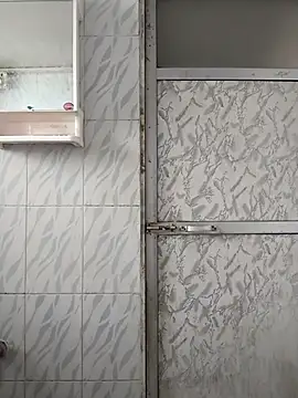 surabhi09 online show from October 28, 8:06 am