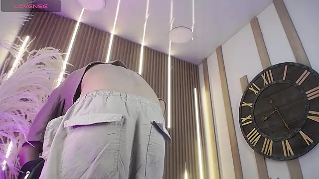 Noah Xitruxx online show from November 25, 1:02 pm