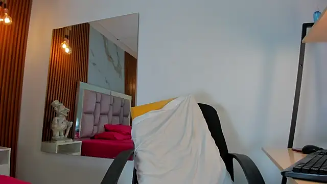 Snapshot of _Brihan chatting on December 24, 7:33 pm  Brihan online show from December 24, 7:33 pm