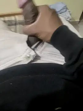 Snapshot of raamcxy chatting on February 11, 8:15 am raamcxy online show from February 11, 8:15 am