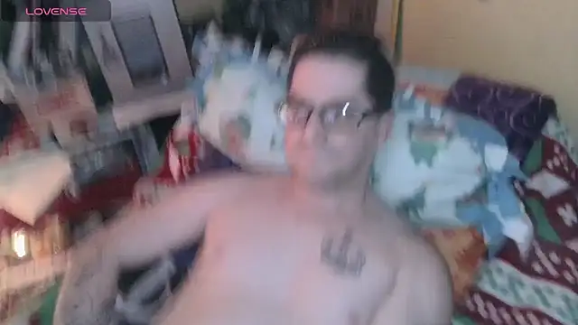 Snapshot of AryanJCole666 chatting on December 19, 2:23 am AryanJCole666 online show from December 19, 2:23 am