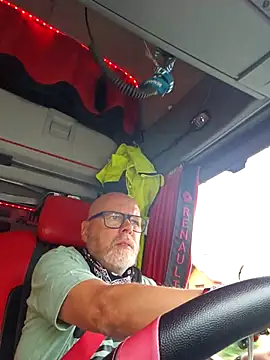 KOMANDOS74 online show from September 18, 7:54 am