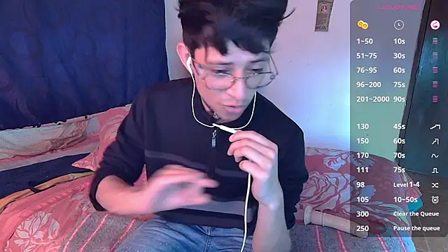 Snapshot of Sweet_c4mer0n chatting on October 17, 9:19 pm Sweet c4mer0n online show from October 17, 9:19 pm