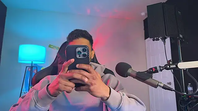 DamnKevin online show from March 17, 11:51 pm