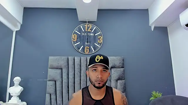 Robin Rief online show from April 1, 8:06 pm