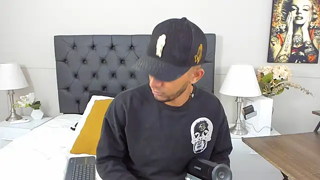 Robin Rief online show from February 25, 3:31 am