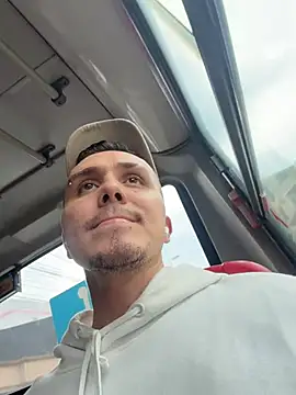 adam-rivera online show from March 3, 9:10 pm