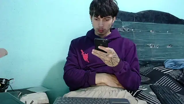 Snapshot of pervertsteens3 chatting on September 30, 6:22 pm pervertsteens3 online show from September 30, 6:22 pm