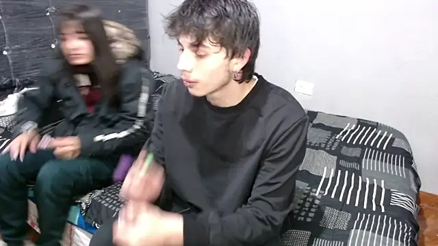 Snapshot of pervertsteens3 chatting on December 20, 4:20 am pervertsteens3 online show from December 20, 4:20 am