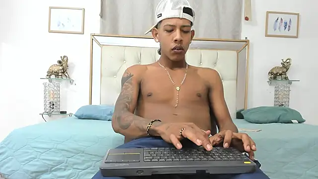 Snapshot of mr_stiven_ chatting on December 17, 3:17 am mr stiven  online show from December 17, 3:17 am