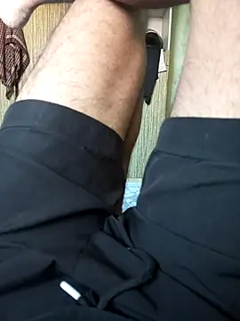 Snapshot of Smarterboytravel chatting on February 23, 12:21 pm Smarterboytravel online show from February 23, 12:21 pm