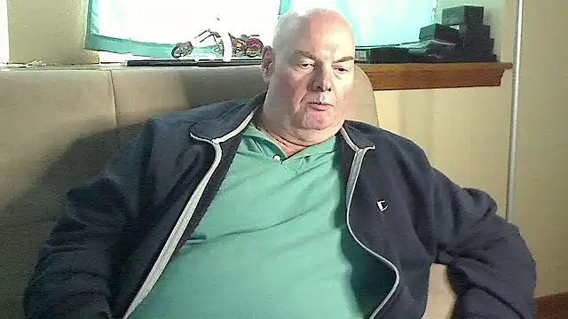 Snapshot of harley99574 chatting on December 24, 6:39 pm harley99574 online show from December 24, 6:39 pm