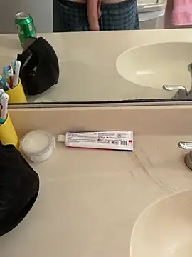 HoneyCoconuts online show from March 22, 7:52 pm