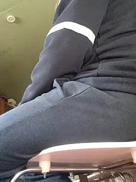 Snapshot of narcismarcu11 chatting on October 29, 7:00 am narcismarcu11 online show from October 29, 7:00 am