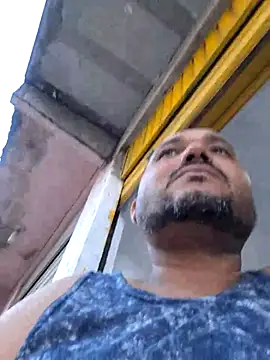 Snapshot of alexjs84 chatting on February 18, 8:47 pm alexjs84 online show from February 18, 8:47 pm