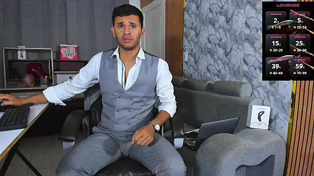 Hideintheoffice online show from February 3, 5:27 am