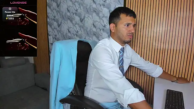 Hideintheoffice online show from November 21, 10:58 am