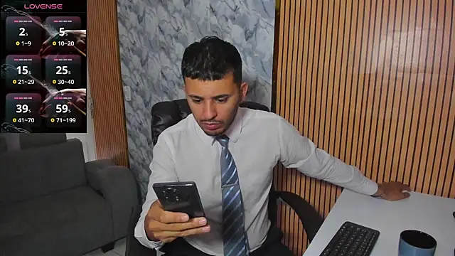 Hideintheoffice online show from November 14, 11:55 am