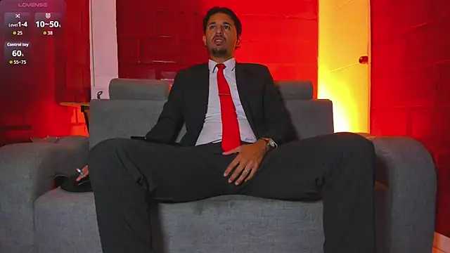 Hideintheoffice online show from August 8, 1:56 am