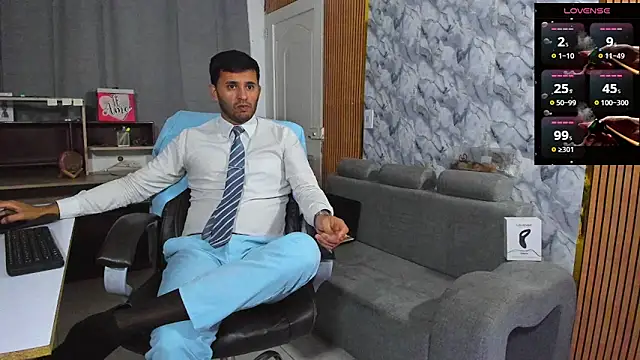 Hideintheoffice online show from February 7, 6:20 am