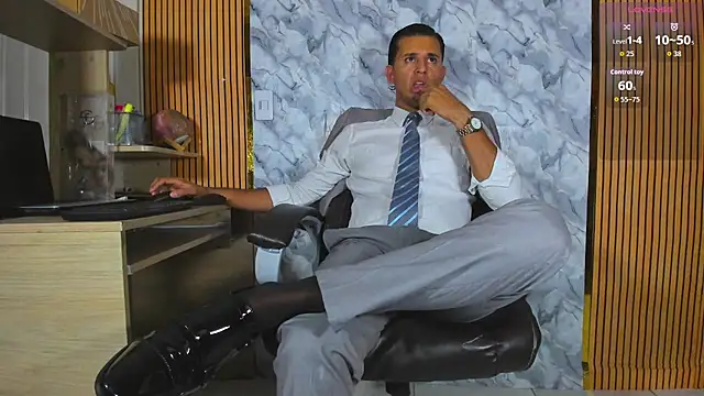 Hideintheoffice online show from July 10, 2:15 am