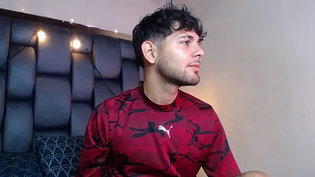 Snapshot of Samir_bear chatting on March 10, 12:38 pm Samir bear online show from March 10, 12:38 pm