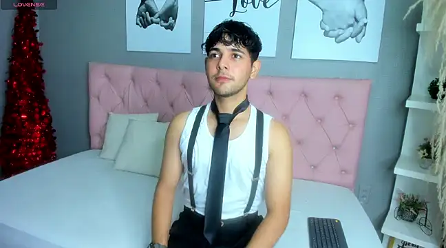 Snapshot of Samir_bear chatting on December 24, 1:06 pm Samir bear online show from December 24, 1:06 pm