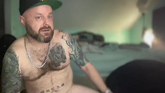 Thickirishcock850 online show from May 24, 12:55 pm