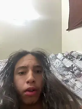 Snapshot of qbaby96 chatting on December 22, 3:44 pm qbaby96 online show from December 22, 3:44 pm