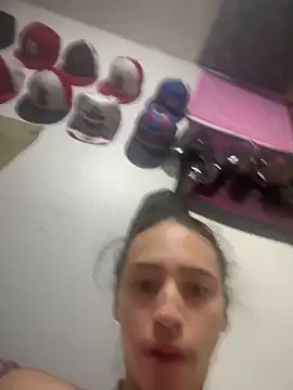 Snapshot of qbaby96 chatting on October 22, 8:23 pm qbaby96 online show from October 22, 8:23 pm