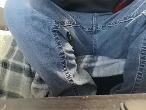 Snapshot of party51502 chatting on February 23, 4:11 am party51502 online show from February 23, 4:11 am