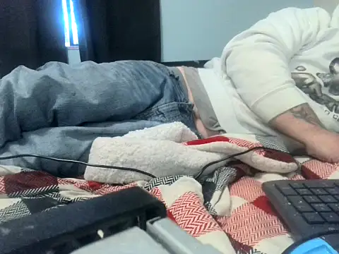 Snapshot of party51502 chatting on November 1, 10:36 pm party51502 online show from November 1, 10:36 pm