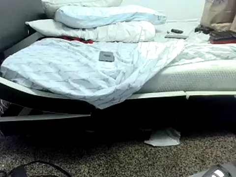 Snapshot of party51502 chatting on February 7, 11:24 pm party51502 online show from February 7, 11:24 pm