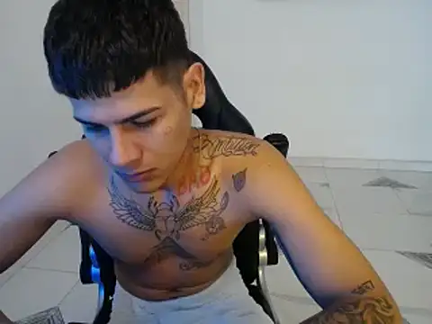 Clyde019 online show from December 30, 1:25 pm