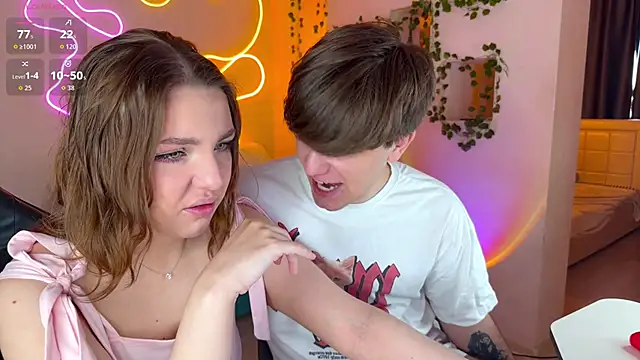 RobertAndLinela online show from October 3, 7:57 am