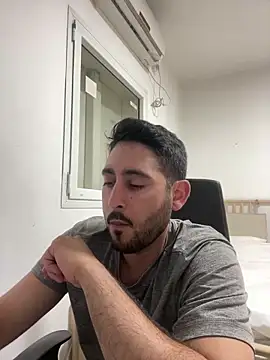 luffykingofpirets online show from May 6, 8:42 pm