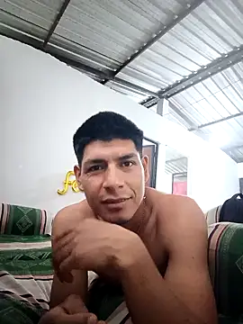 Snapshot of elmazitogrande chatting on February 8, 11:13 pm elmazitogrande online show from February 8, 11:13 pm