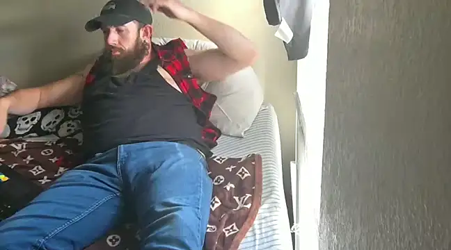 StruggleSnuggles online show from December 31, 12:00 am